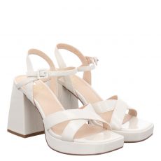  La Strada Lackleder-Sandalette in beige für Damen